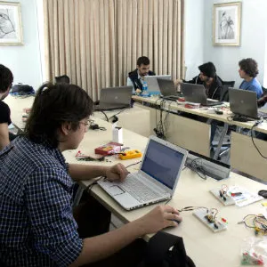 İSTANBUL ÜNİVERSİTESİ ÖĞRENCİLERİ PIC PROGRAMLAMA EĞİTİMLERİNİ TAMAMLADI İSTANBUL ÜNİVERSİTESİ ÖĞRENCİLERİ PIC PROGRAMLAMA EĞİTİMLERİNİ TAMAMLADI